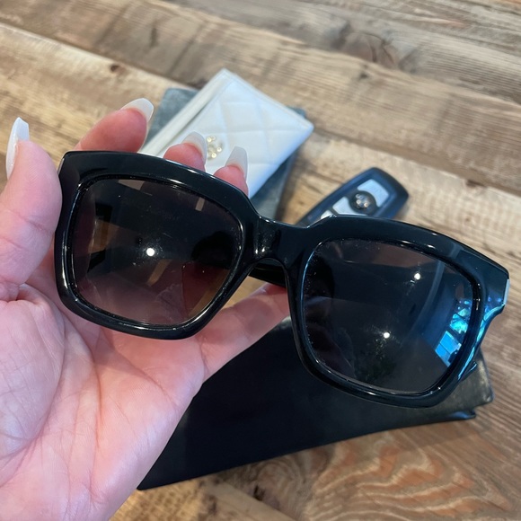 Ysl sunnies - Picture 6 of 6